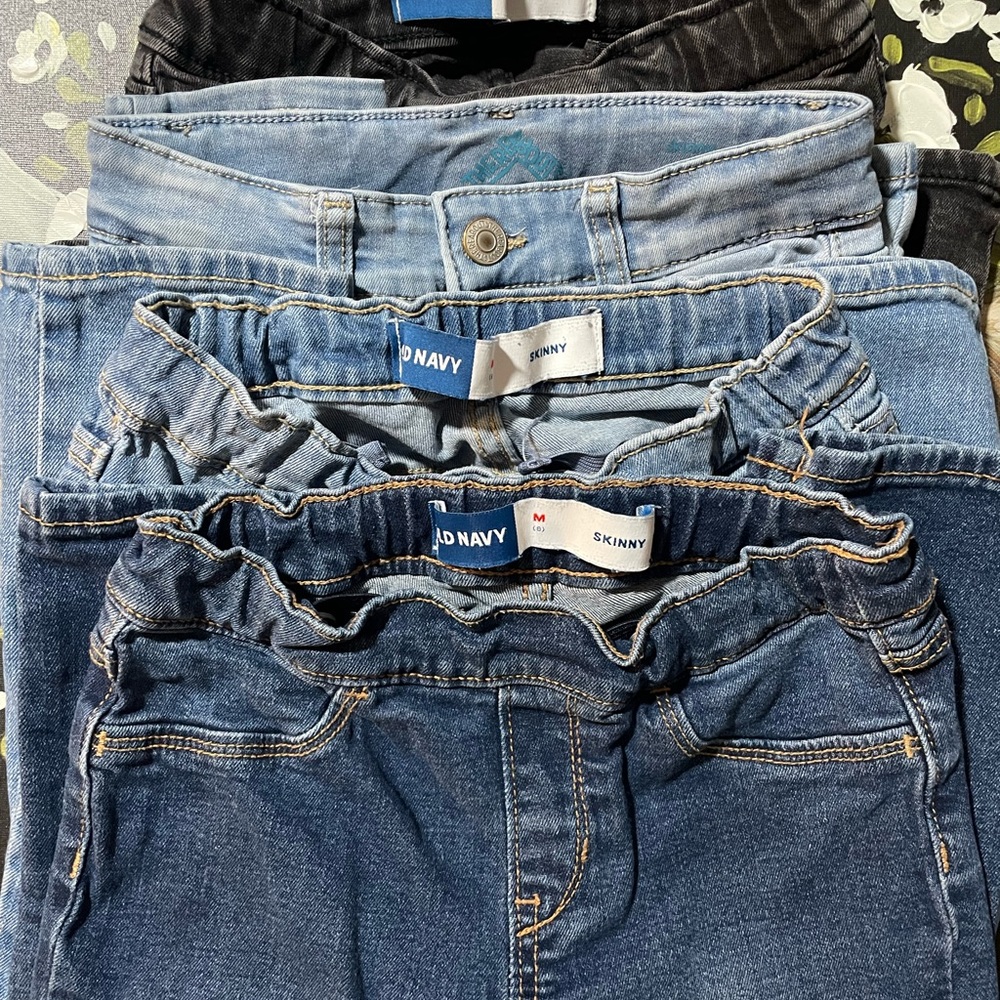 Girls Bundle of 4 light to dark jean pants. Old Navy and Thereabouts.